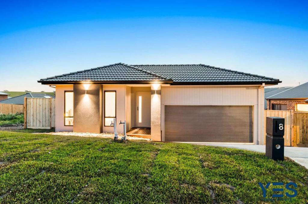 8 Eastbourne Cres, Officer, VIC 3809