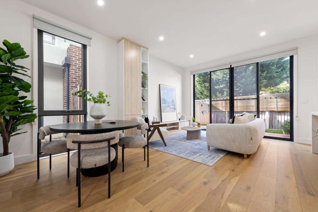 2/17 Elmhurst Rd, Blackburn, VIC 3130