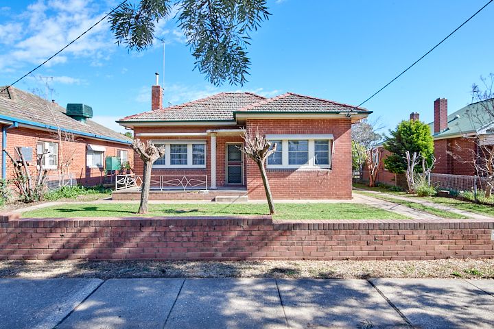 24 Docker St, Wagga Wagga, NSW 2650