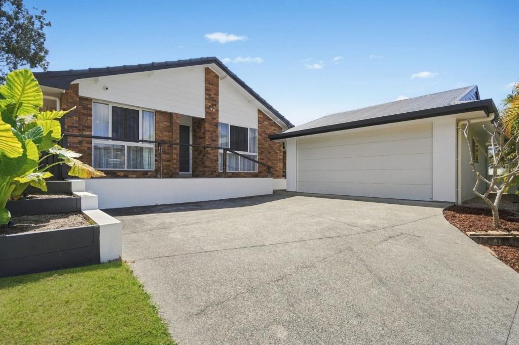 34 Bronzewing Cl, Elanora, QLD 4221