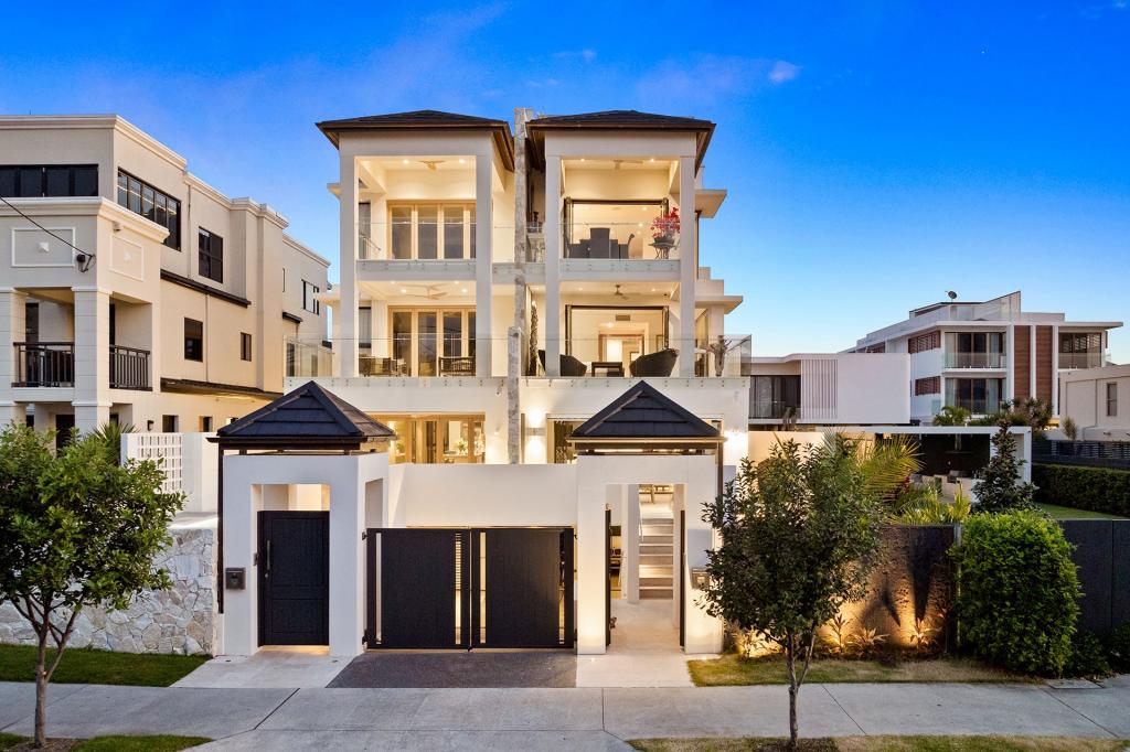 2/56 Woodroffe Ave, Main Beach, QLD 4217