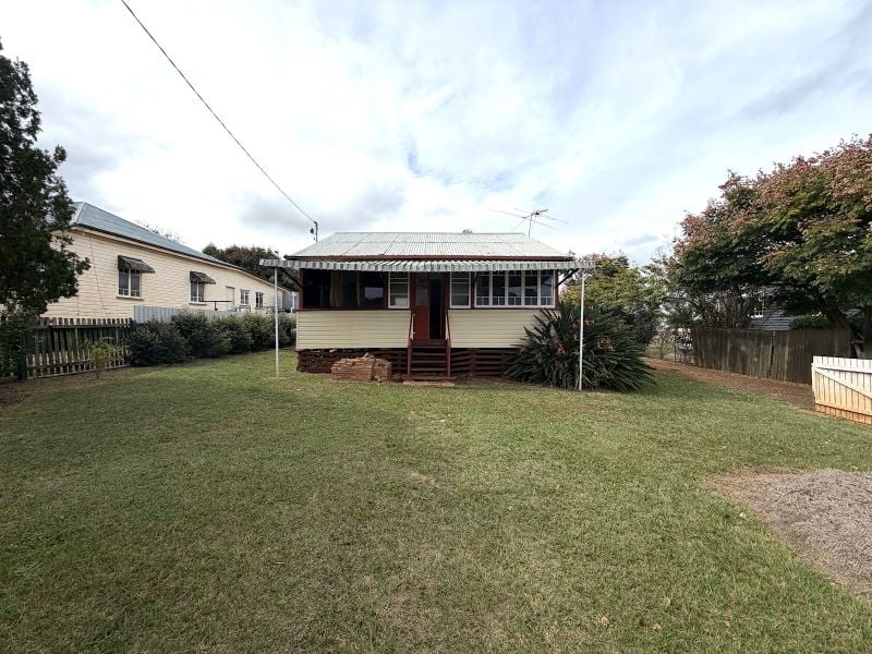 10 Fisher St, Kingaroy, QLD 4610