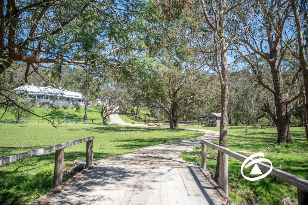 945 Toomuc Valley Rd, Pakenham Upper, VIC 3810