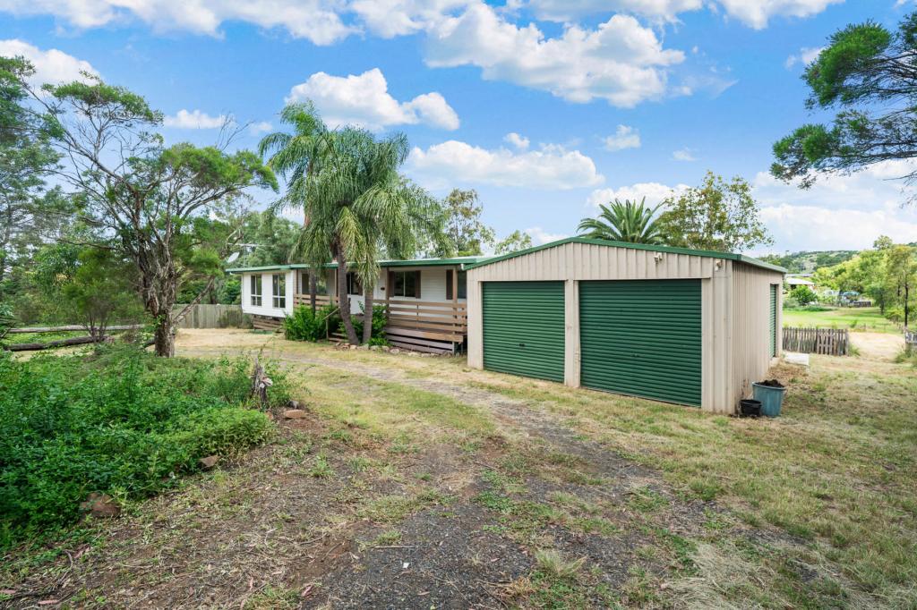 12 Neville St, Meringandan West, QLD 4352