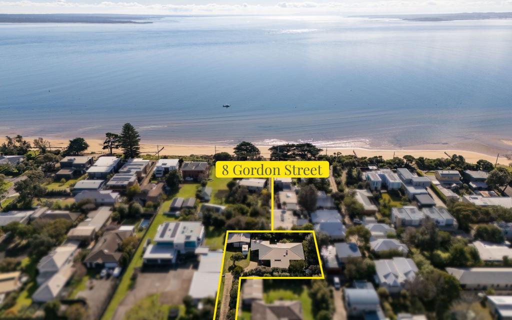 8 Gordon St, Cowes, VIC 3922