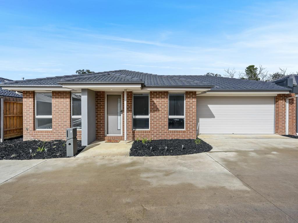 9 Davinci St, Pakenham, VIC 3810