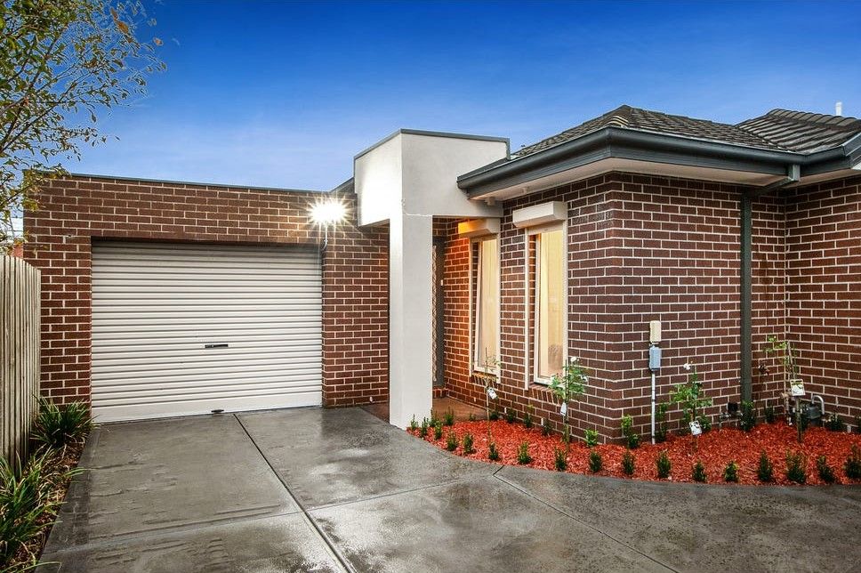 3/6 MERRILANDS RD, RESERVOIR, VIC 3073