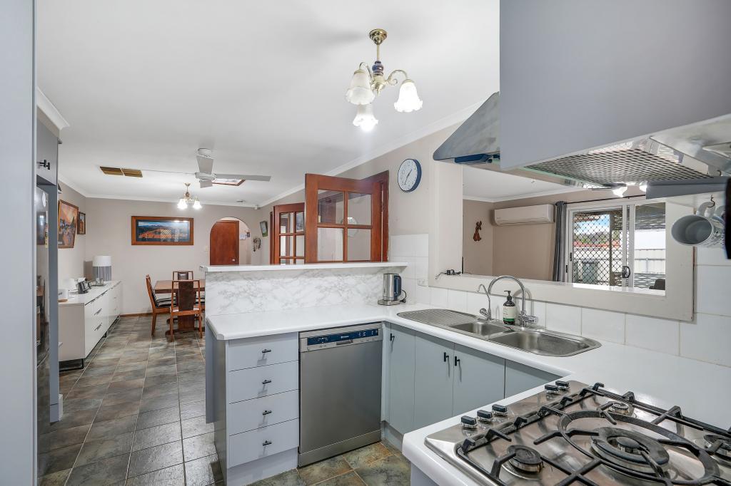 24 Washington Dr, Craigmore, SA 5114