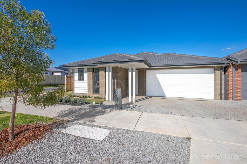 17 Windmill Ave, Sunbury, VIC 3429