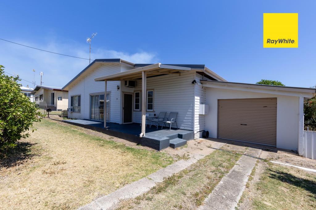 79 Inverell St, Ashford, NSW 2361