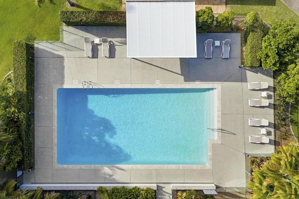 23/11 Fairway Dr, Clear Island Waters, QLD 4226