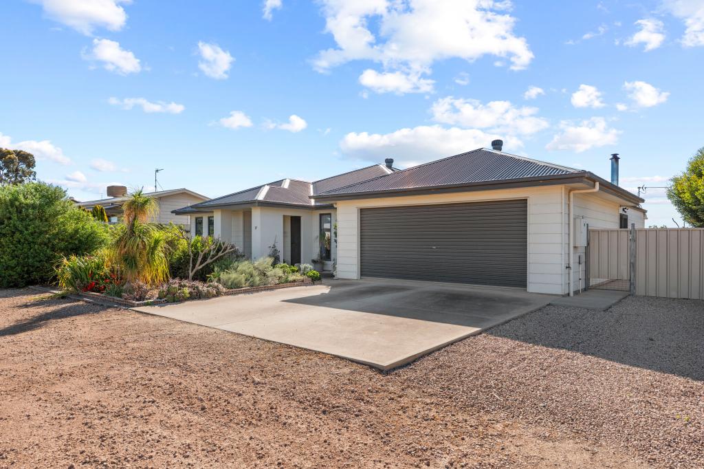 17 Chapman Rd, Moonta Bay, SA 5558