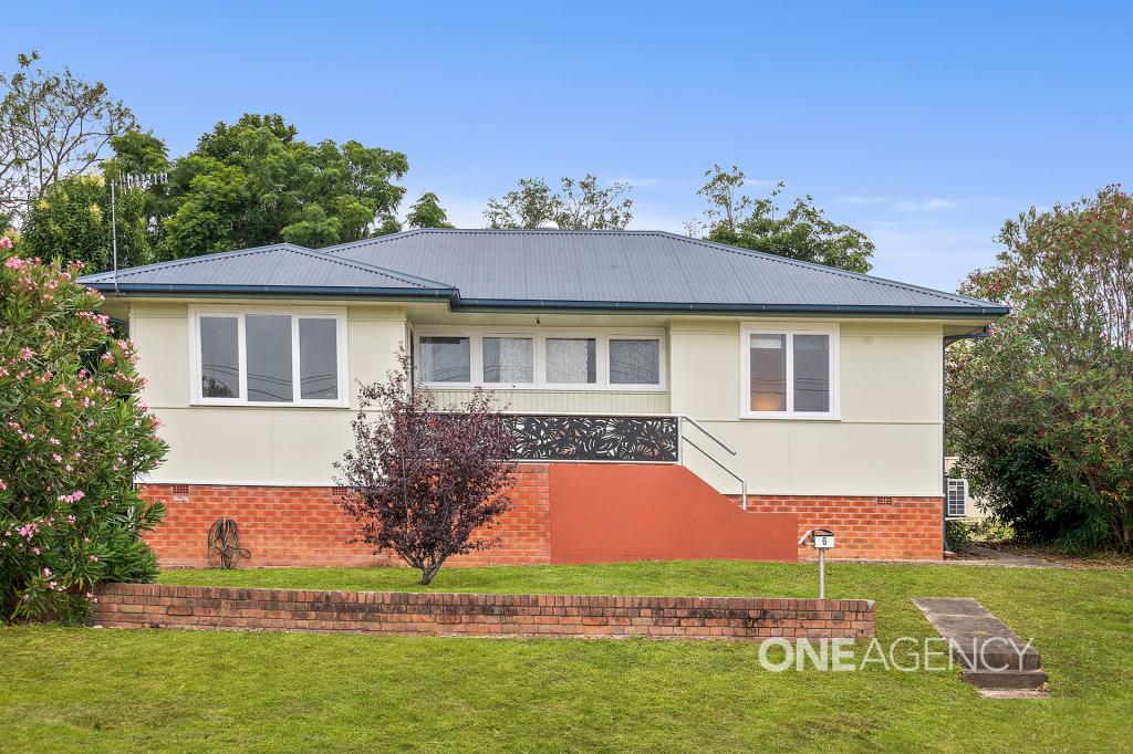 6 Leonard St, Bomaderry, NSW 2541