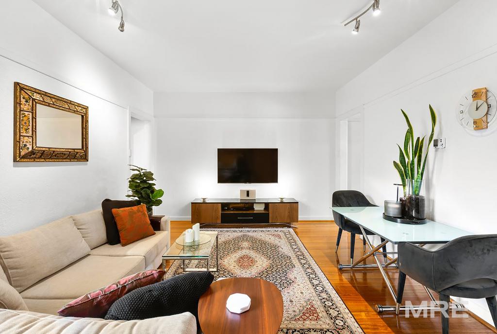 2/1 Tennyson St, Elwood, VIC 3184