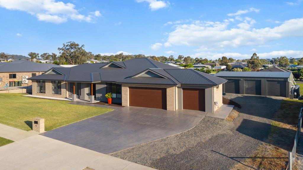 4 POTTS PDE, MOORE CREEK, NSW 2340