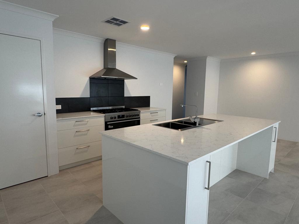 97 Ocean Pde, Madora Bay, WA 6210