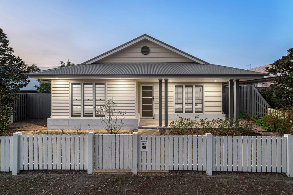 37 Vineyard Dr, Greenbank, QLD 4124