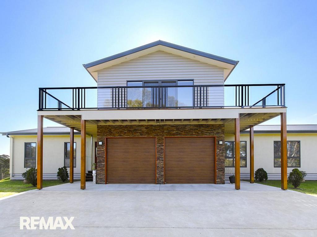 2 Matthew Ave, Metung, VIC 3904