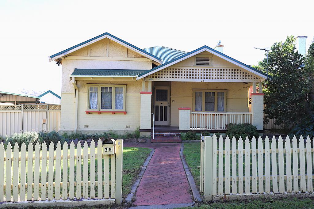 35 Olney St, Cootamundra, NSW 2590