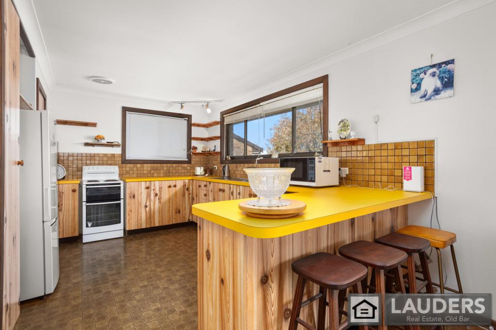 8 Connell St, Old Bar, NSW 2430