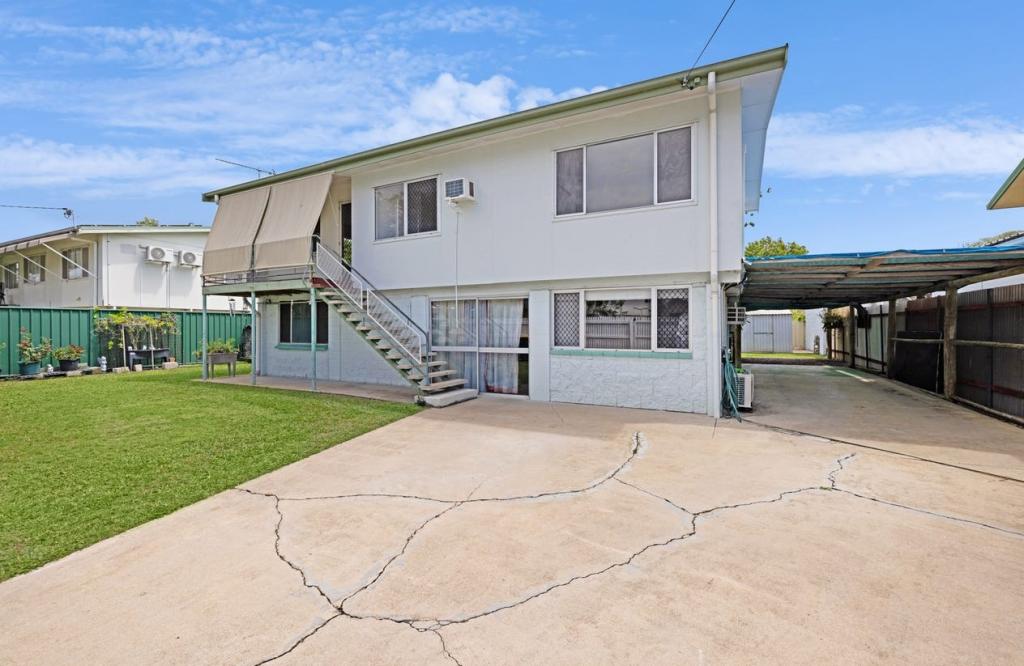 39 Clancy St, Kirwan, QLD 4817