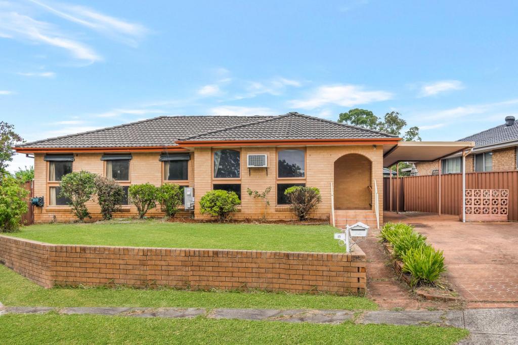 15 Olga Cl, Bossley Park, NSW 2176