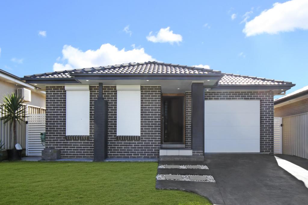 18 Affleck Gdns, Middleton Grange, NSW 2171