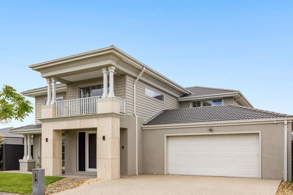 10 Bluebank Ave, Clyde North, VIC 3978