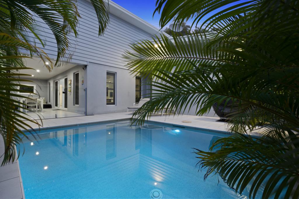 167 Nobby Pde, Miami, QLD 4220