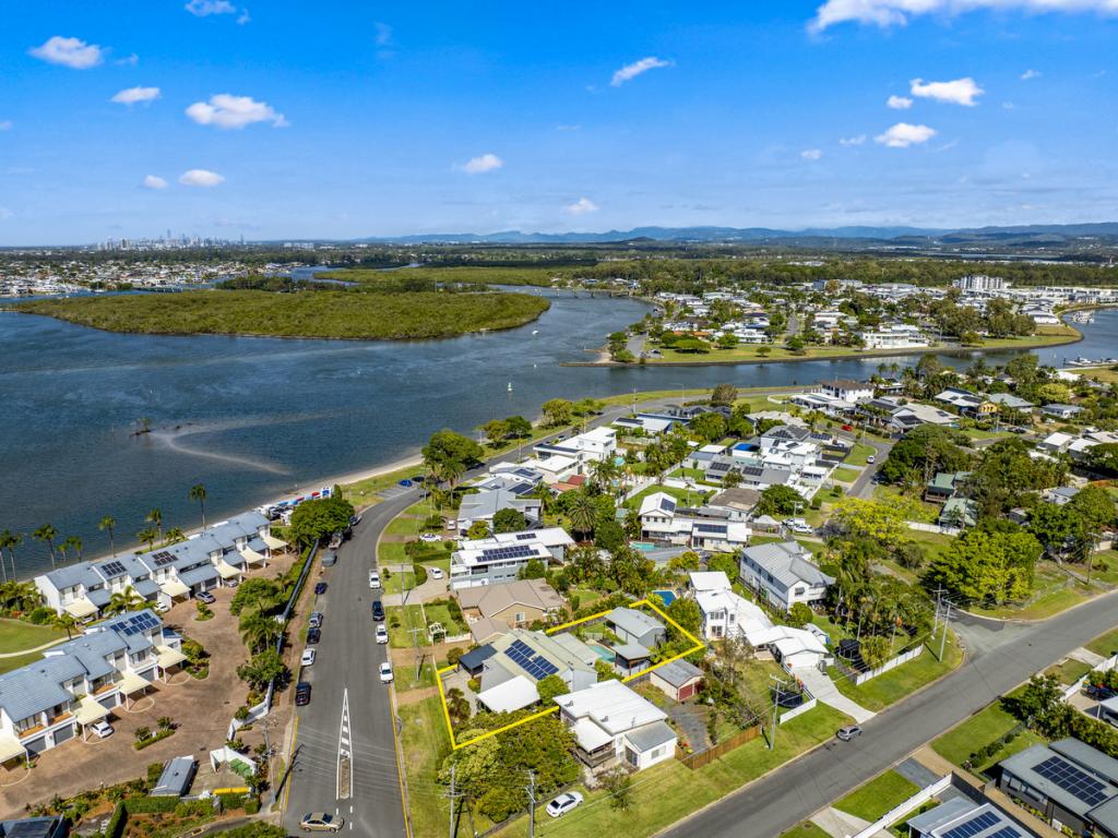 90 Boykambil Esp S, Hope Island, QLD 4212