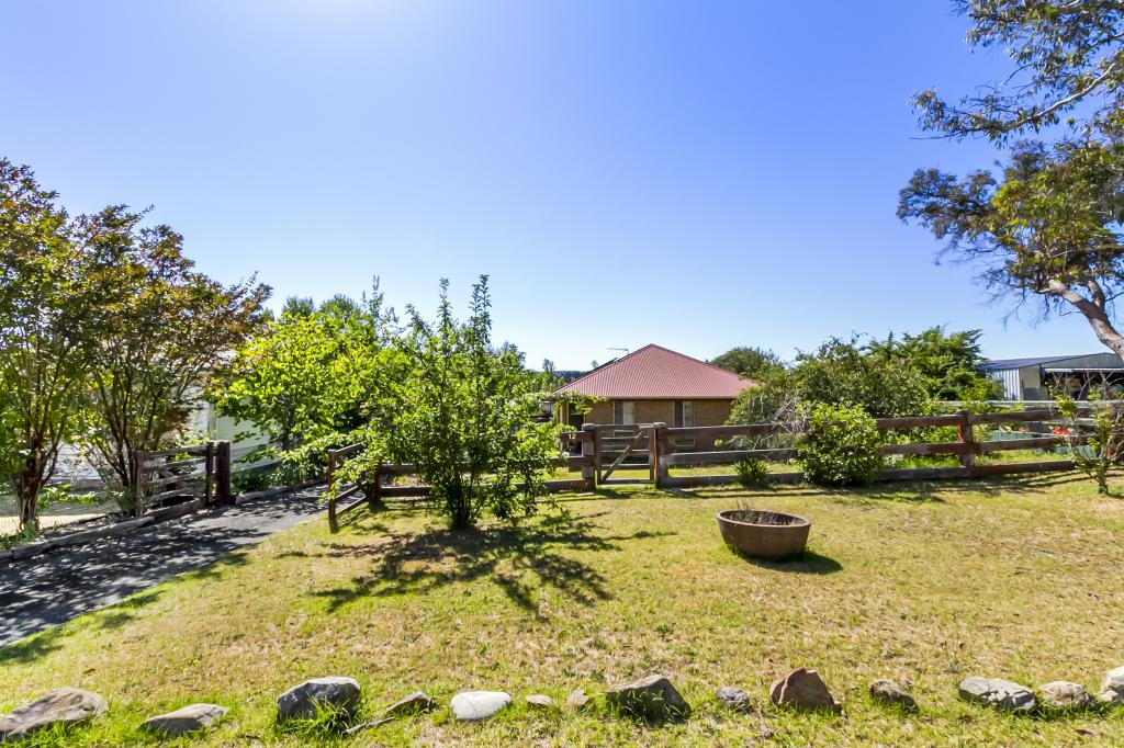 12 Marsh St, Uralla, NSW 2358