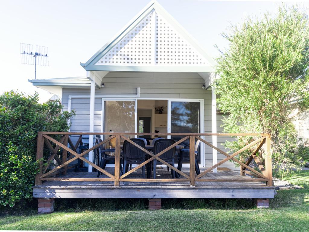 Chalet 3 Berrara Rd, Berrara, NSW 2540