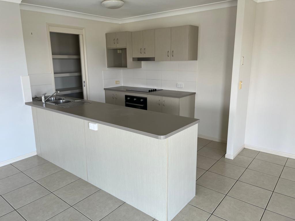 2/8 EUGENIA AVE, ROTHWELL, QLD 4022