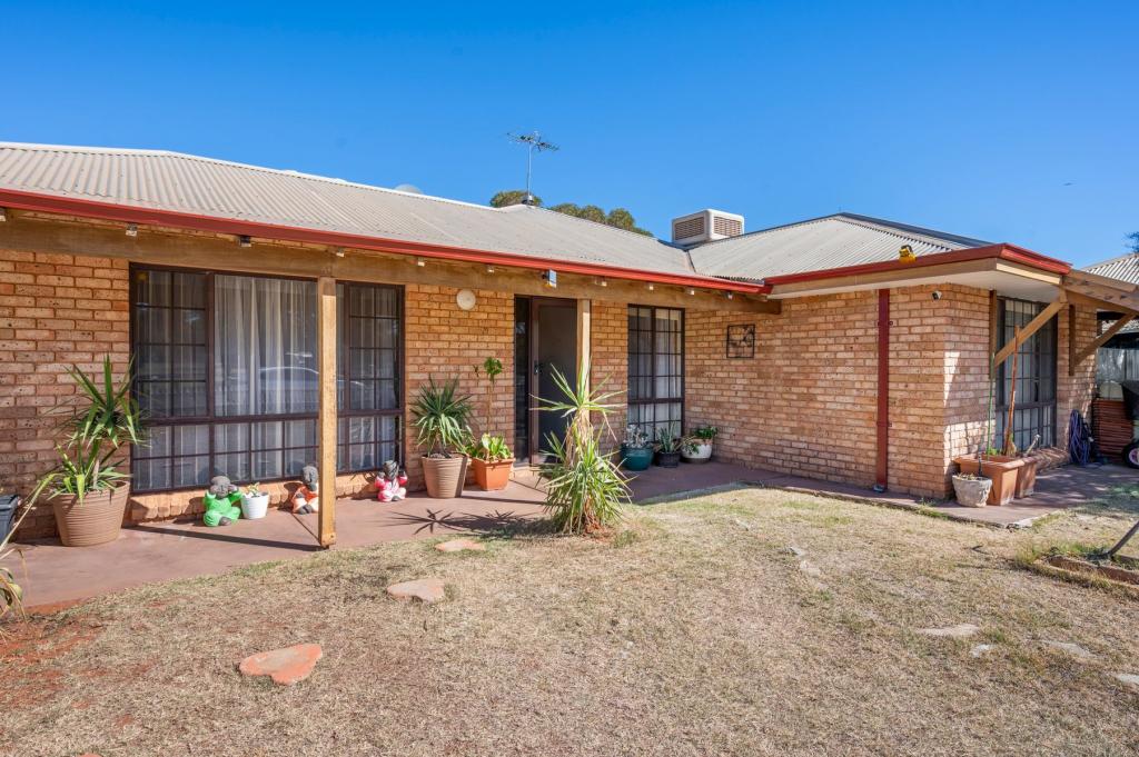 2 Hicks Rd, Hannans, WA 6430
