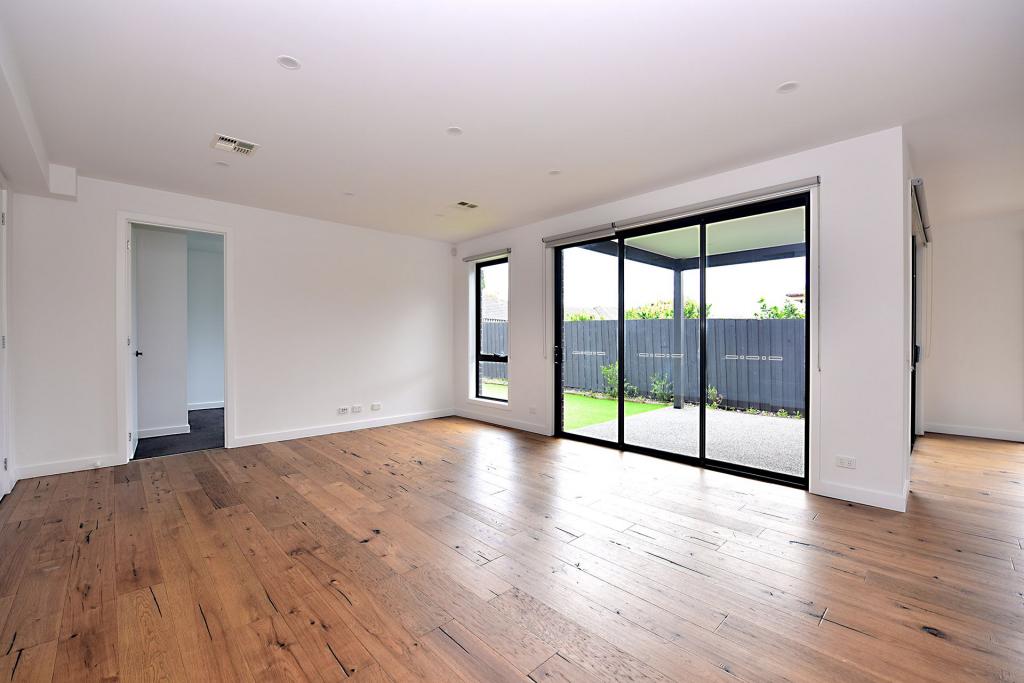 2/207 Warrigal Rd, Cheltenham, VIC 3192