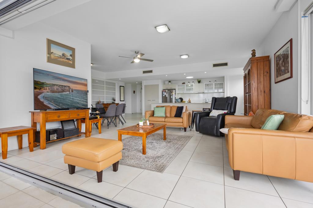 4/10-12 Imperial Pde, Labrador, QLD 4215