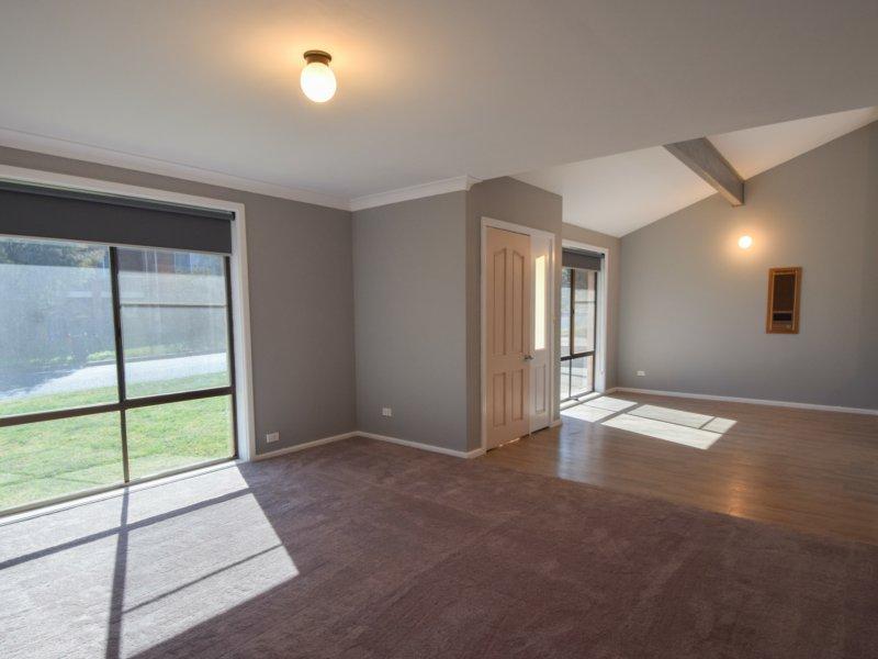1/15 Watson St, Young, NSW 2594