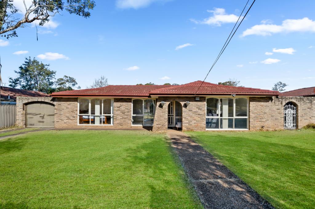 2 Hope Cres, Bossley Park, NSW 2176