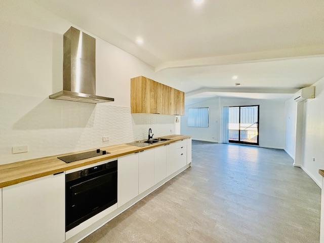 8a Bladon Way, Swan View, WA 6056