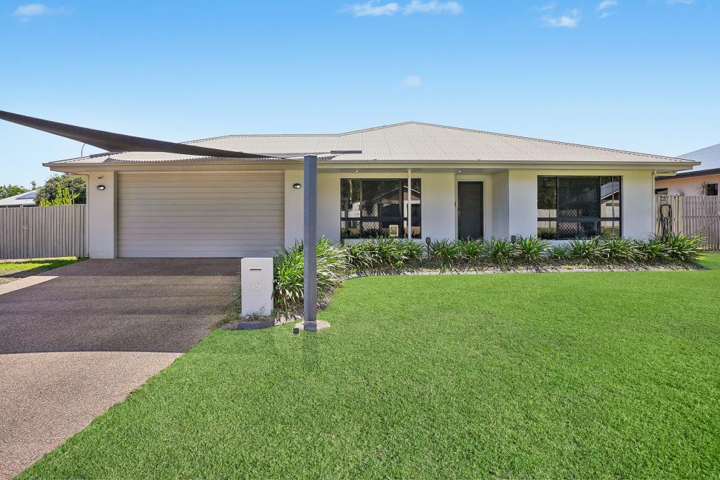 15 Bluff St, Bushland Beach, QLD 4818