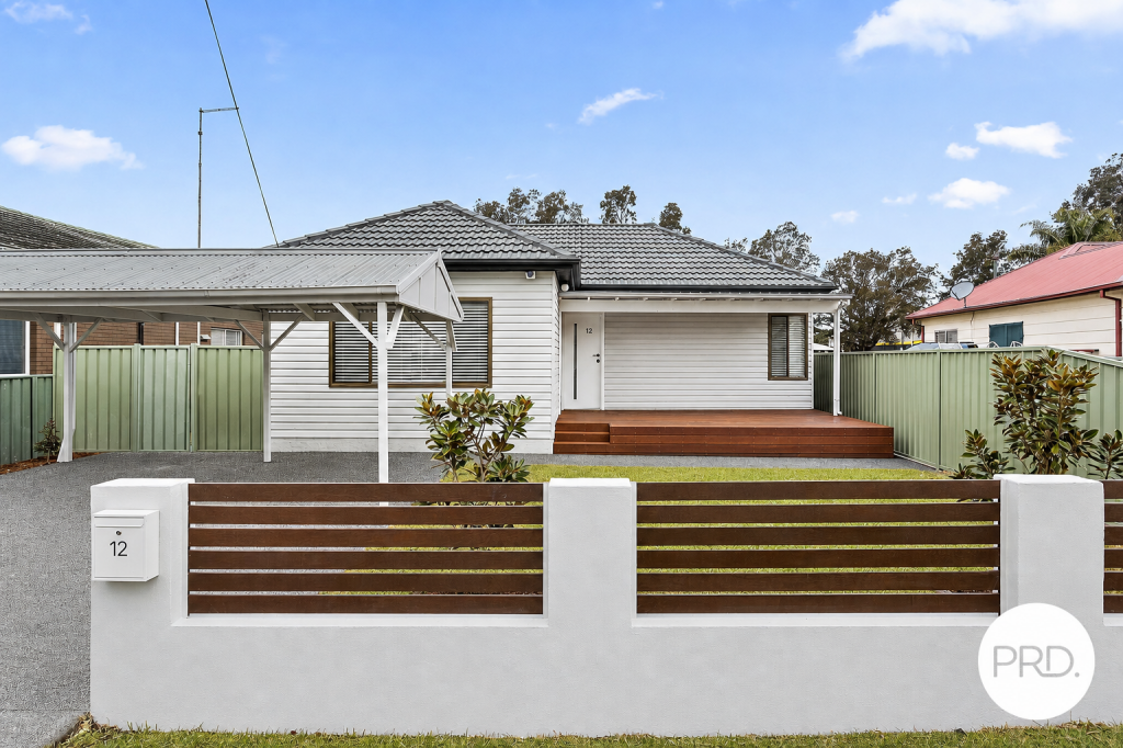 12 Hurt Pde, Unanderra, NSW 2526