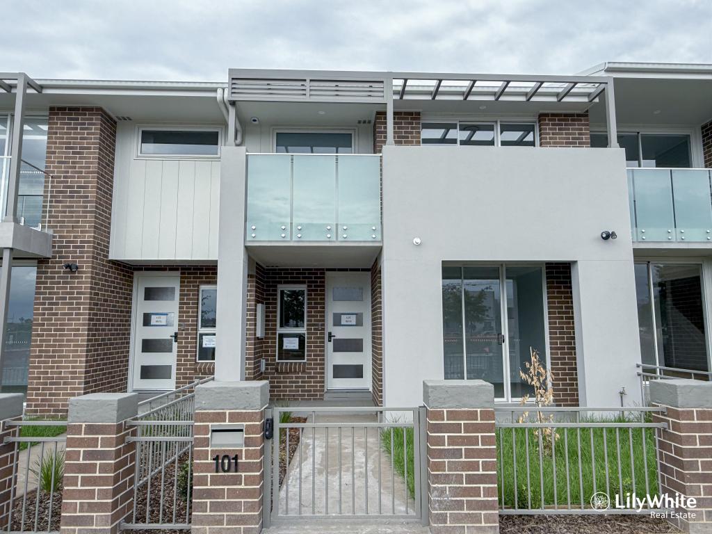 101 SOUTH CCT, ORAN PARK, NSW 2570