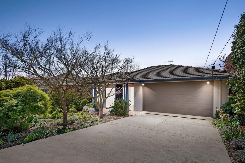10 Collegian Ave, Strathmore, VIC 3041