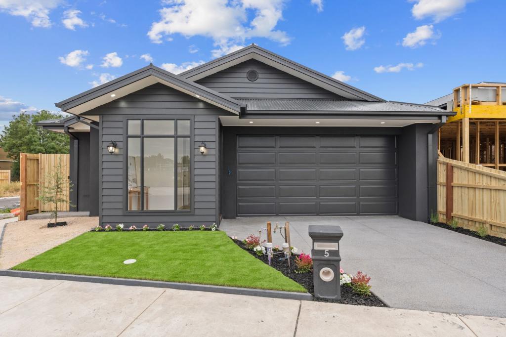 5 MALKARI CCT, GREENVALE, VIC 3059