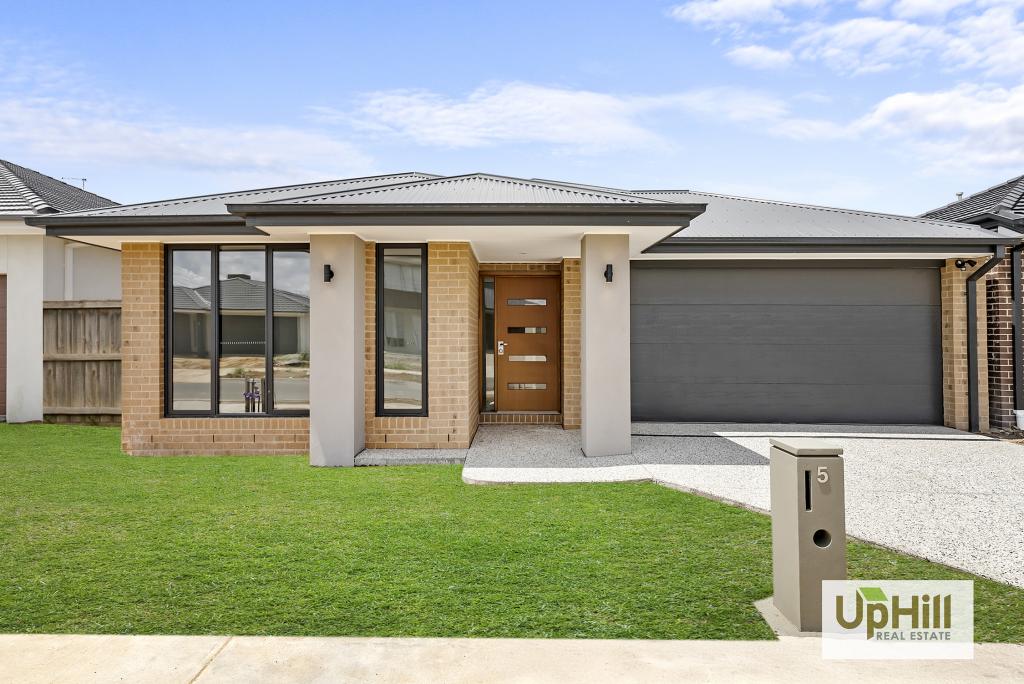 5 Gippsland Ave, Clyde North, VIC 3978