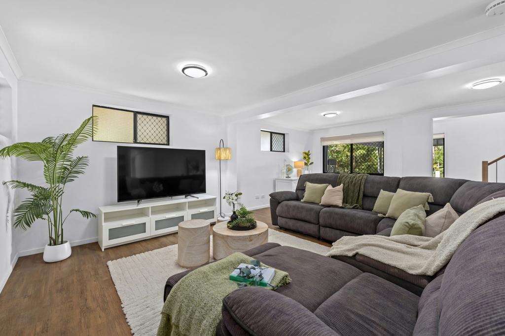 18 Linfield St, Mansfield, QLD 4122