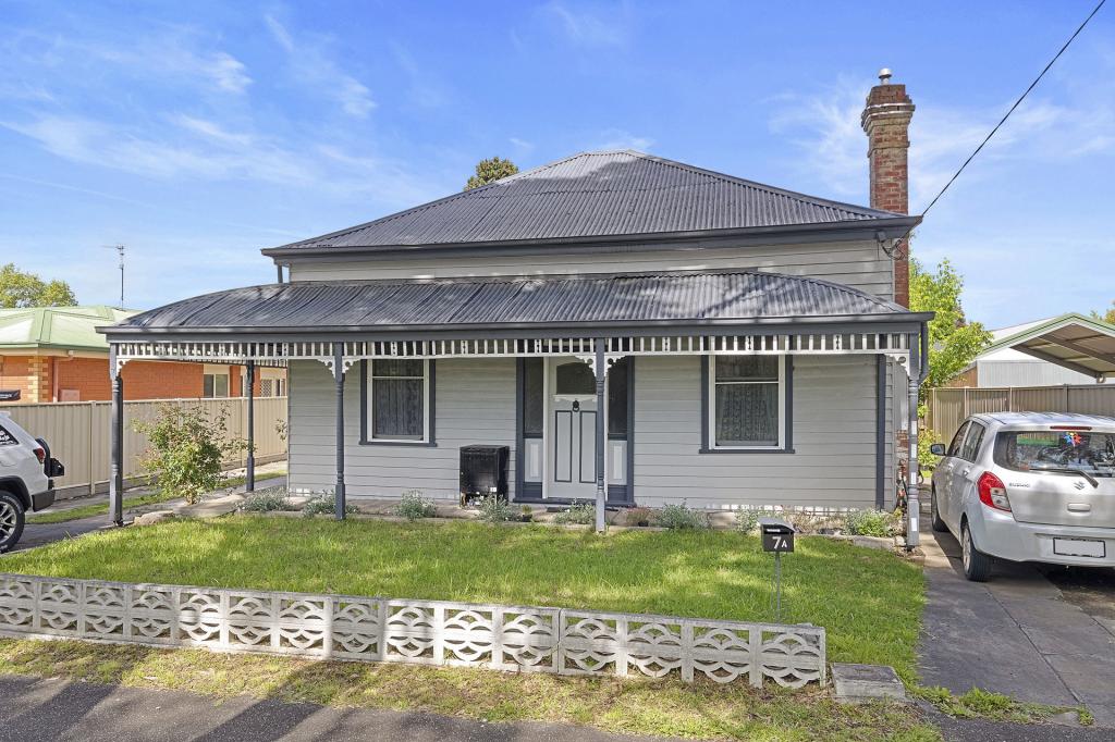 7 & 7a Honeysuckle St, Bendigo, VIC 3550