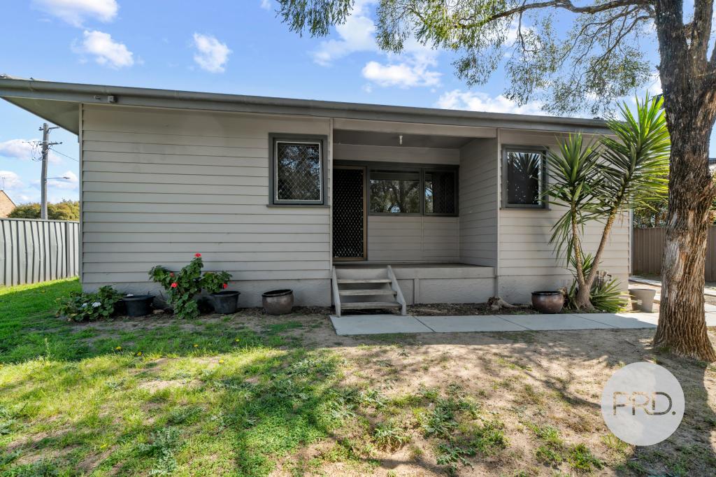 41 ZIEGLER AVE, KOORINGAL, NSW 2650