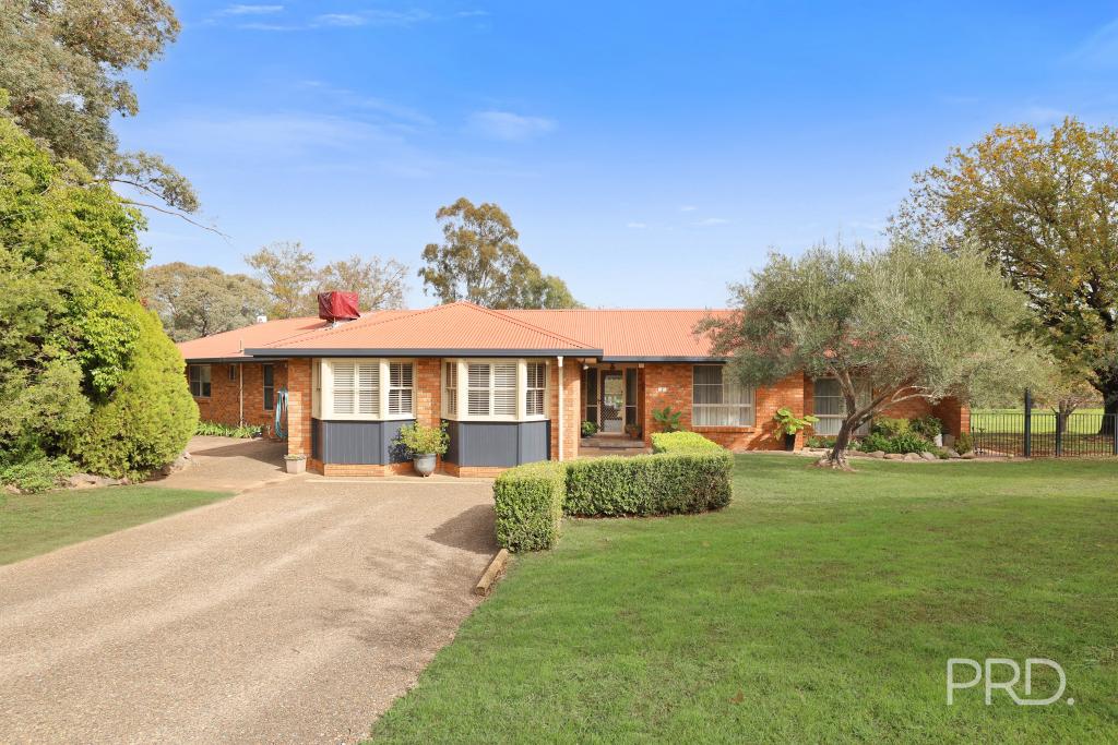 36 DEAN ST, NORTH TAMWORTH, NSW 2340