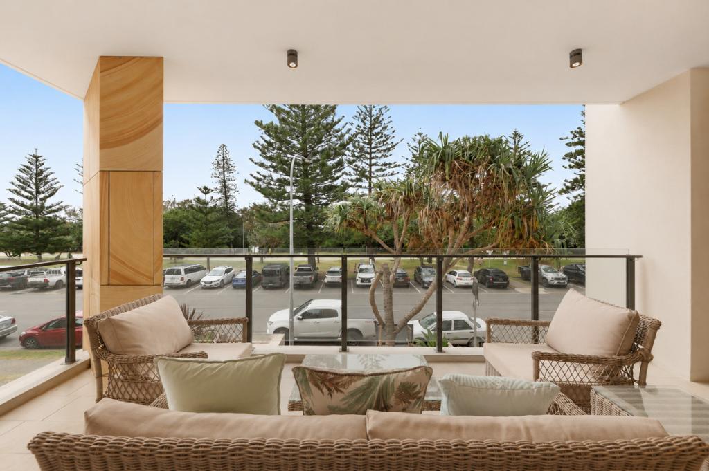 3/64 THE ESP, MIAMI, QLD 4220